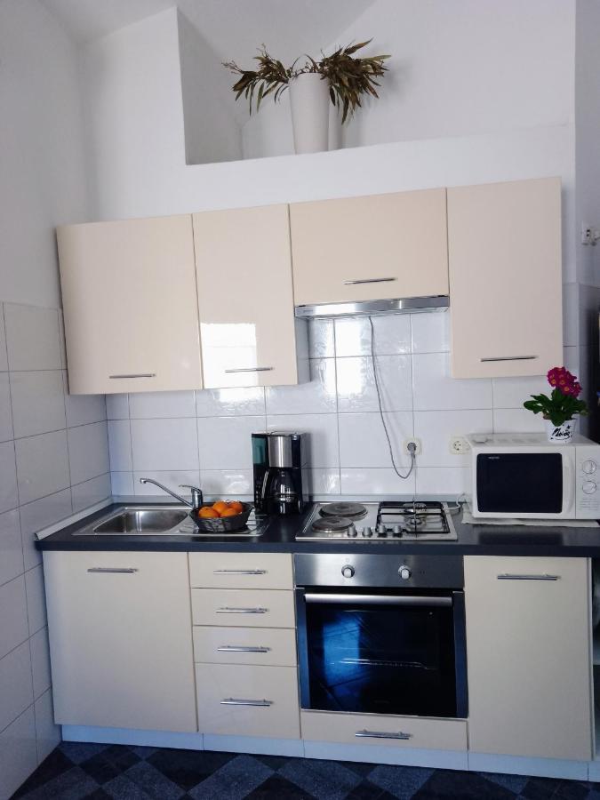 Abelia Sea View Apartment Пула Экстерьер фото