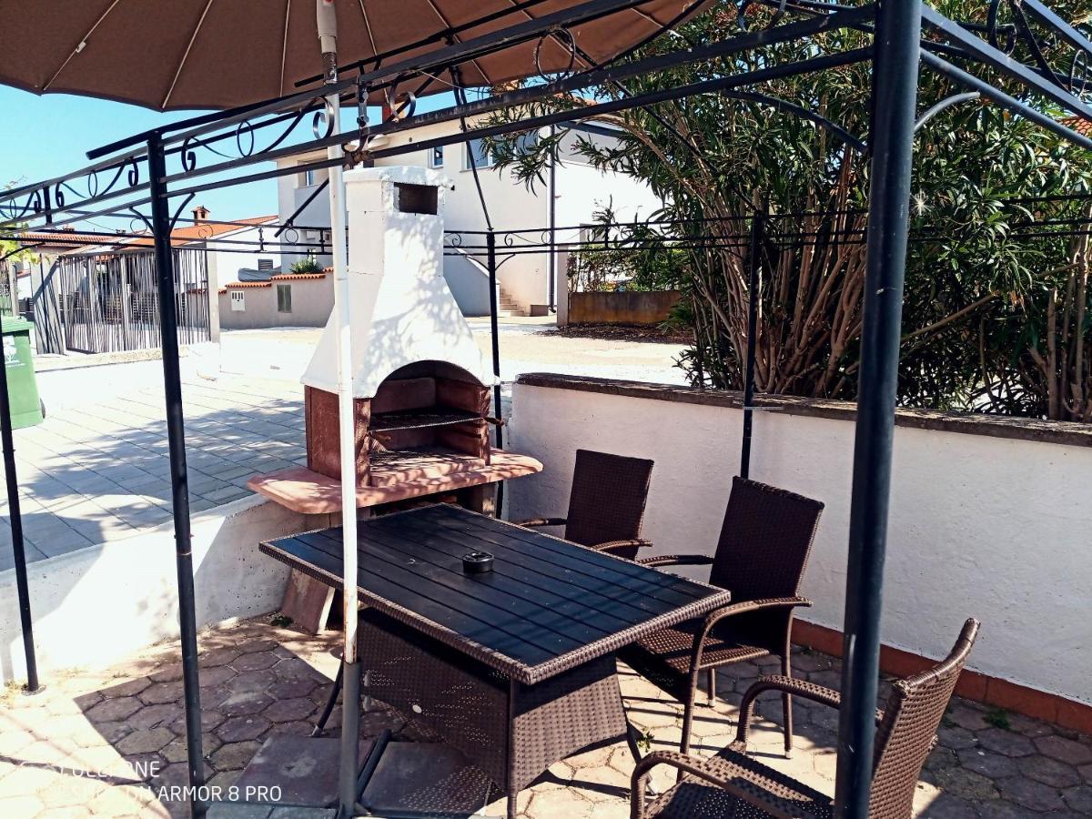 Abelia Sea View Apartment Пула Экстерьер фото